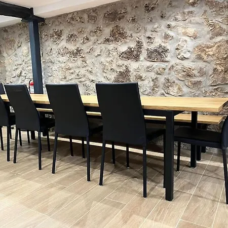 Feriehus Cardil En La Entrada Del Parque Cabarceno Obregón