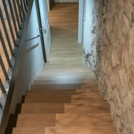 Cardil En La Entrada Del Parque Cabarceno *