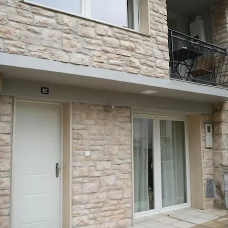 Cardil En La Entrada Del Parque Cabarceno Obregón