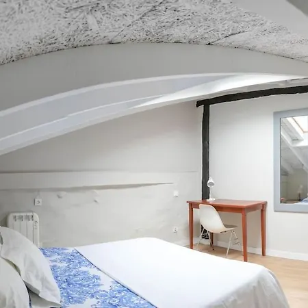 Cardil En La Entrada Del Parque Cabarceno *