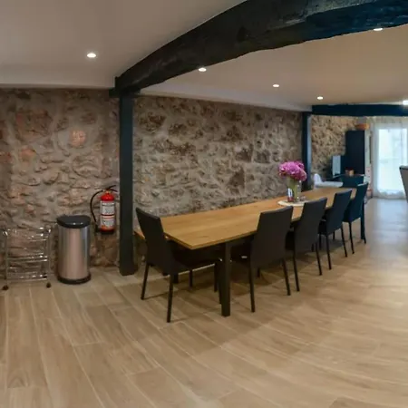 Feriehus Cardil En La Entrada Del Parque Cabarceno Obregón