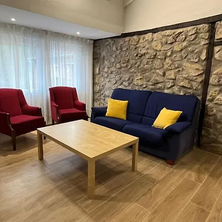 Cardil En La Entrada Del Parque Cabarceno Obregón