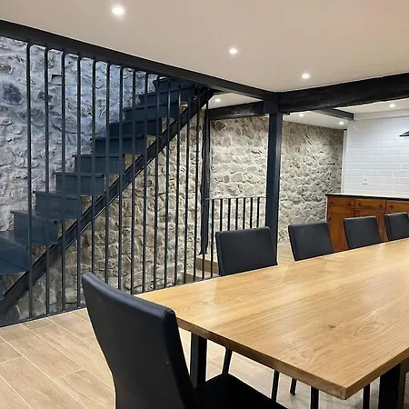 Cardil En La Entrada Del Parque Cabarceno Feriehus