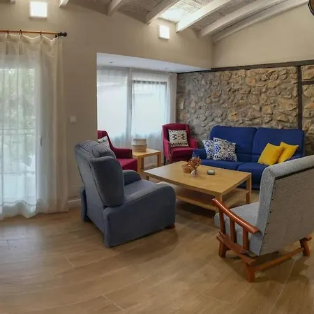 Feriehus Cardil En La Entrada Del Parque Cabarceno Obregón