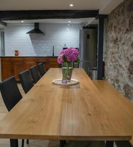 Cardil En La Entrada Del Parque Cabarceno