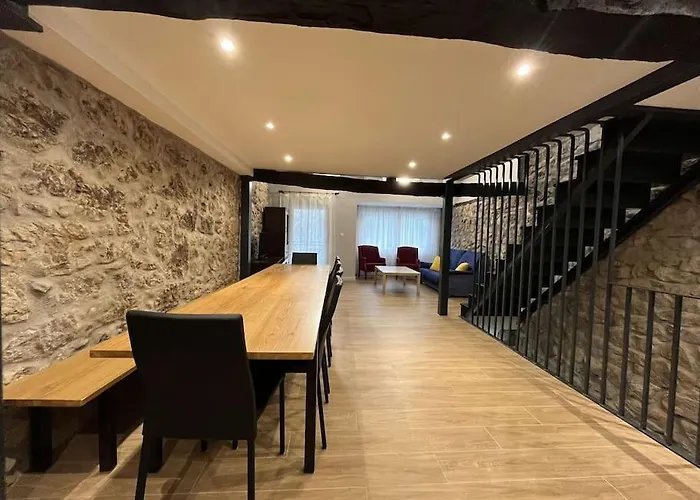 Cardil En La Entrada Del Parque Cabarceno Obregon