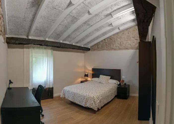 Cardil En La Entrada Del Parque Cabarceno * Obregon