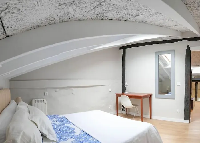 Cardil En La Entrada Del Parque Cabarceno *