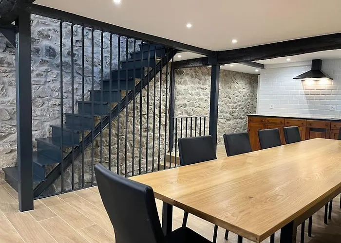 Cardil En La Entrada Del Parque Cabarceno Holiday home