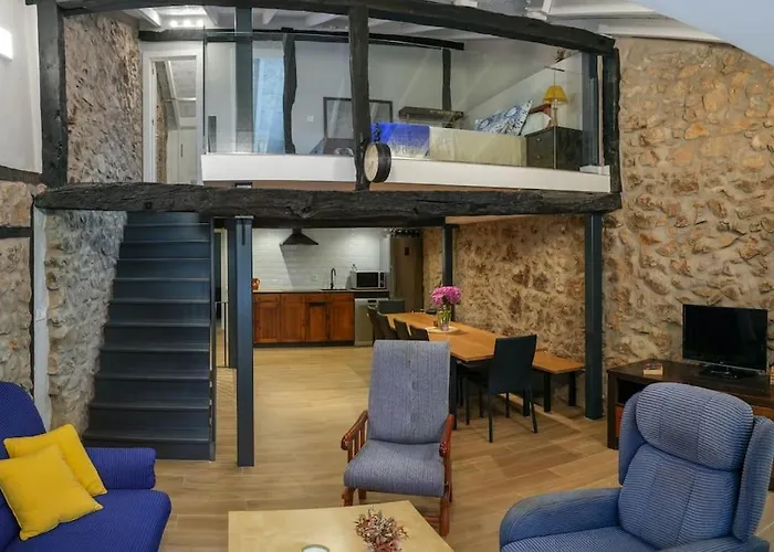 Cardil En La Entrada Del Parque Cabarceno Holiday home